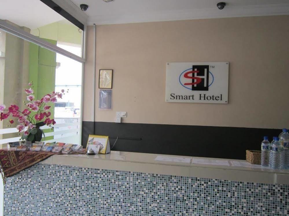 Smart Hotel Reko Sentral Каджанг Экстерьер фото